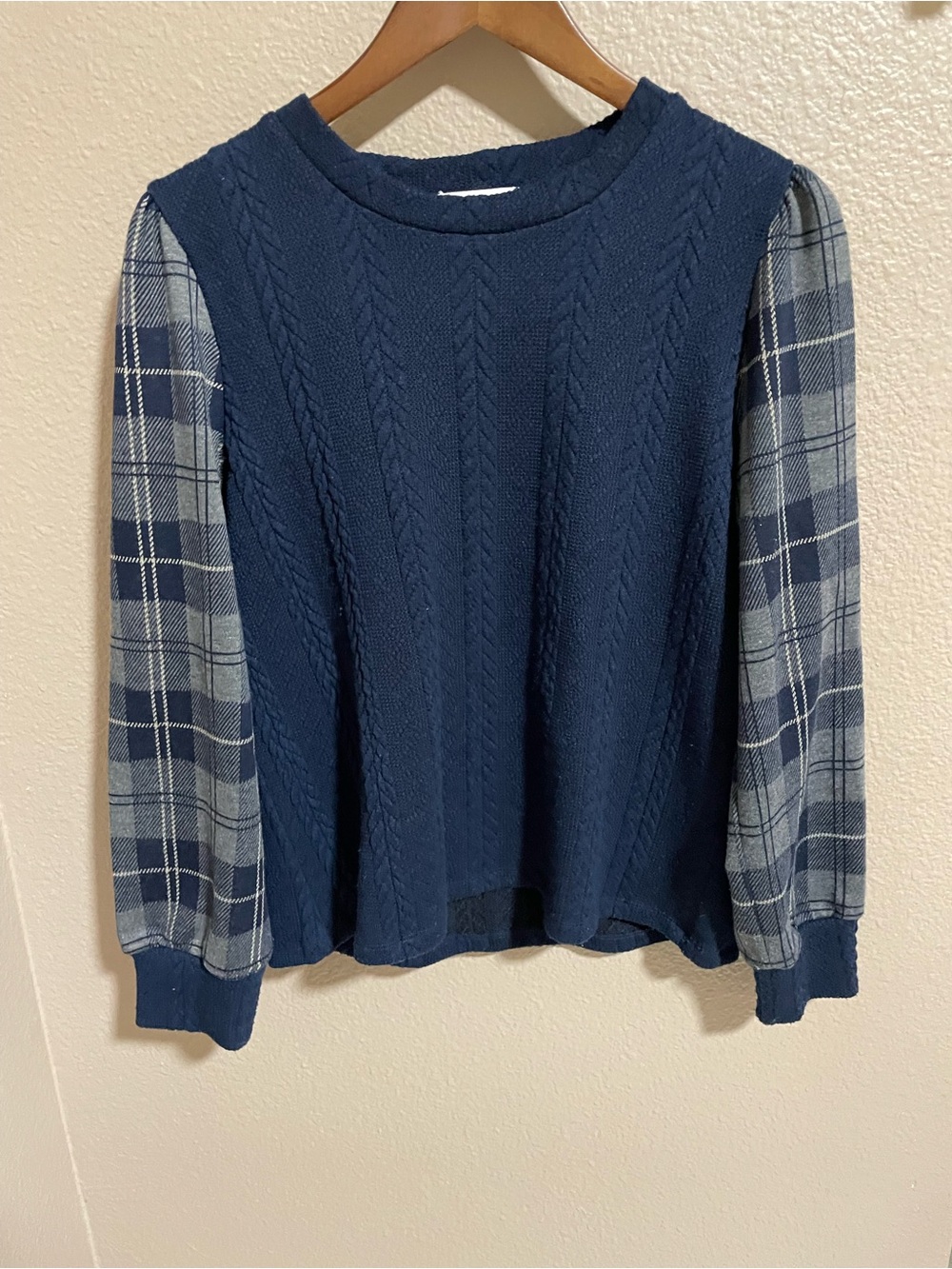 THML Women's Navy Cable-Knit Sweater with Plaid Sleeve Detail